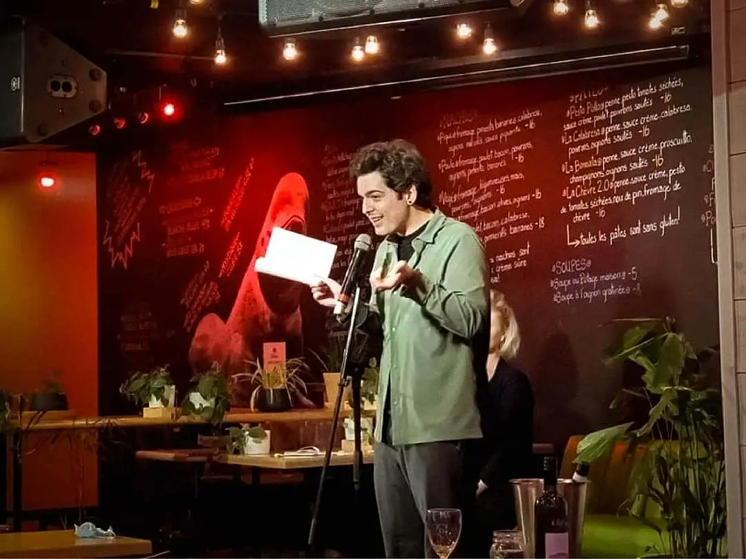 Lancement du recueil de poésie Marelle et discorde de Mikael Gravelle au bar bistro Le Troquet.