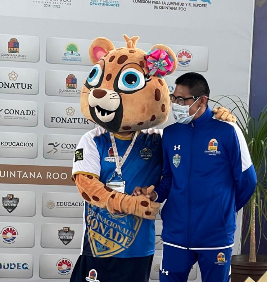 cojudeqinfo's tweet photo. Ecos de  #Paranacionales #CONADE2021    Siempre atenta, Dequi la mascota de la #Cojudeq, brindando apoyo, festejando y echando porras, animando a los participantes desde Cancún #QuintanaRoo https://t.co/TBaMkFUhew