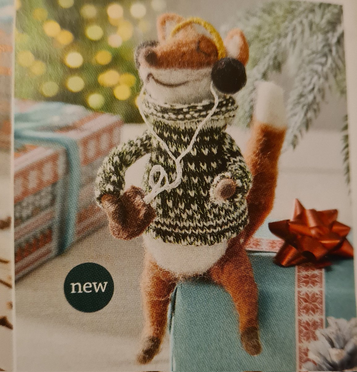 bluesbreaker196's tweet photo. @Ben_Aaronovitch Are they infiltrating Christmas Catalogues now? #festivefox #whatabigaildid https://t.co/foLH2FH1Ya