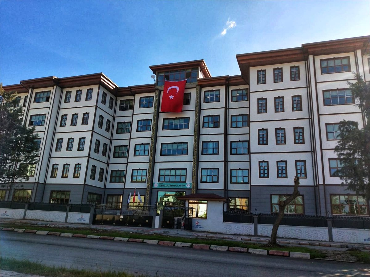 Cumhuriyetimizin kuruluşunun 98. Yıl dönümü olan bu anlamlı ve özel günde milletimizin Cumhuriyet Bayramını kutluyoruz. 🇹🇷
<a href="/tdvyurtlar/">Türkiye Diyanet Vakfı Yurtları</a>