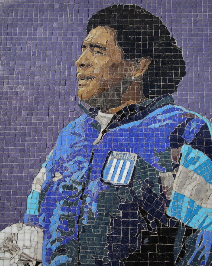 Por disposición de la <a href="/LigaAFA/">Liga Profesional de Fútbol</a>, en todos los estadios, se realizará un homenaje a Diego Maradona 🙌💙.
Por eso que invitamos a nuestros socios y socias que se sumen a un minuto de aplausos en el minuto 10 del partido de hoy.
#DiegoEterno