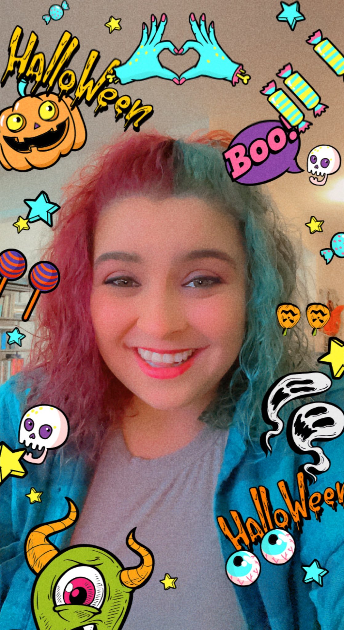 The streaming look today :) #twitch #SmallStreamersConnect https://t.co/HWSZ9er9AB