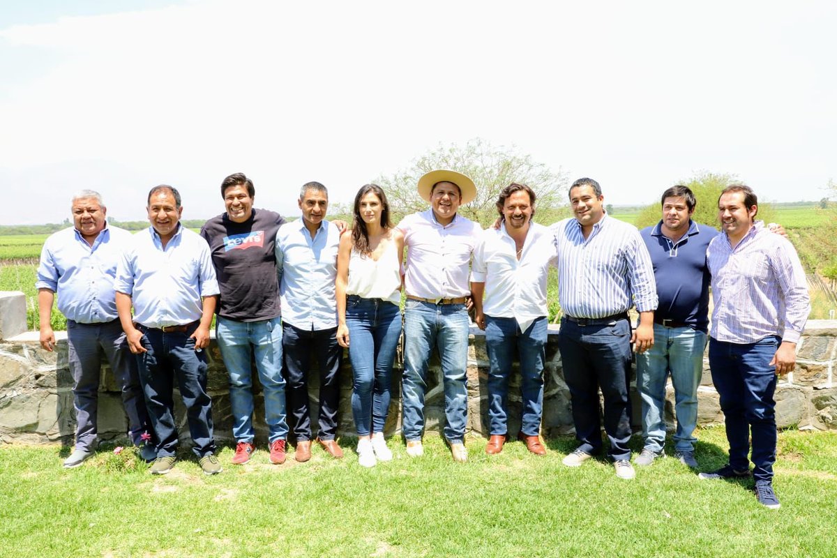 GustavoSaenzOK's tweet photo. En Animaná, encabecé la reunión convocada por el Gobierno provincial y legisladores de los Valles Calchaquíes para analizar las obras estratégicas que proyectamos para la región y consensuar aspectos vinculados al presupuesto 2022 🤝 https://t.co/Q5HG7SAIod