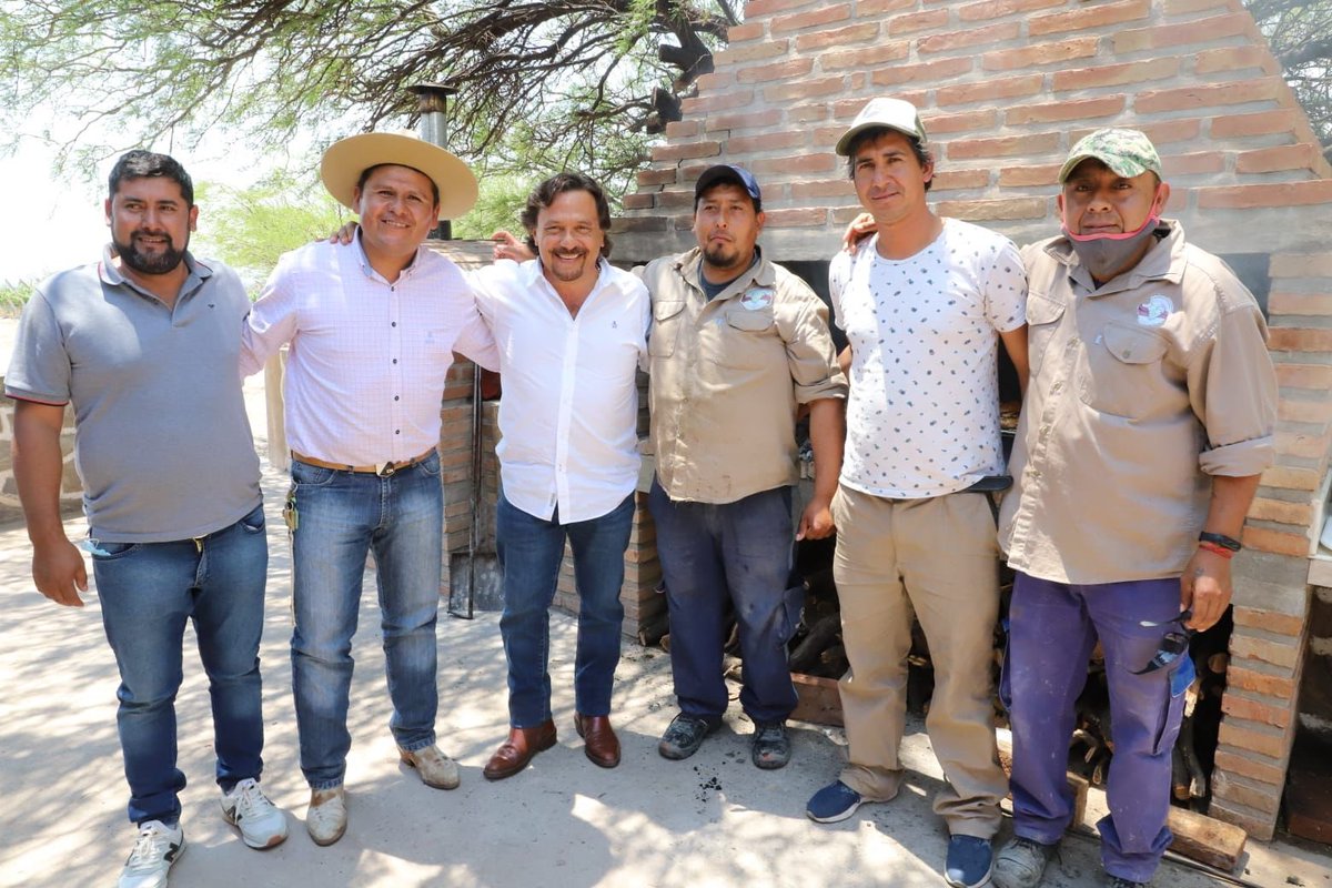 GustavoSaenzOK's tweet photo. En Animaná, encabecé la reunión convocada por el Gobierno provincial y legisladores de los Valles Calchaquíes para analizar las obras estratégicas que proyectamos para la región y consensuar aspectos vinculados al presupuesto 2022 🤝 https://t.co/Q5HG7SAIod