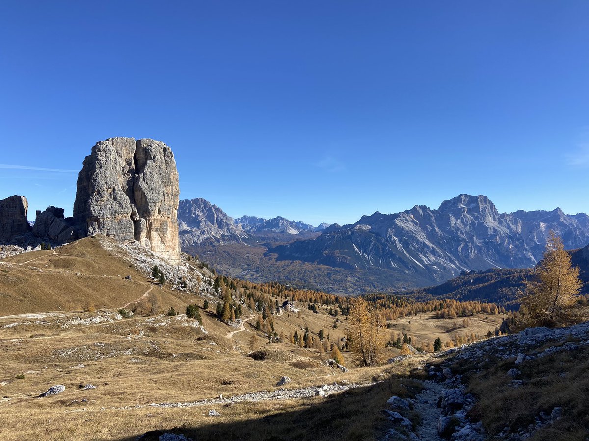 morellato13's tweet photo. #crodadaLago #passoGiau #5torri #@dolomiti_it #@veneto_ #greenpass https://t.co/QhH2Wget8L