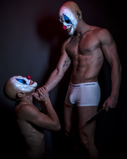 happy halloween whores👻🤡   thank you @AustinWilde for such a fun shoot! https://t.co/9hY7xSg5Qn<a class="tags" href="/tag/austinwilde">@austinwilde</a>