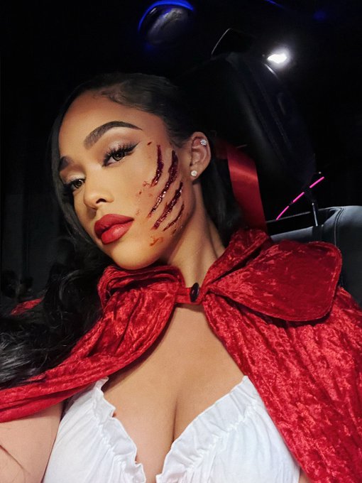 Watch Jordyn Woods's leaked NSFW photo on TwXstars