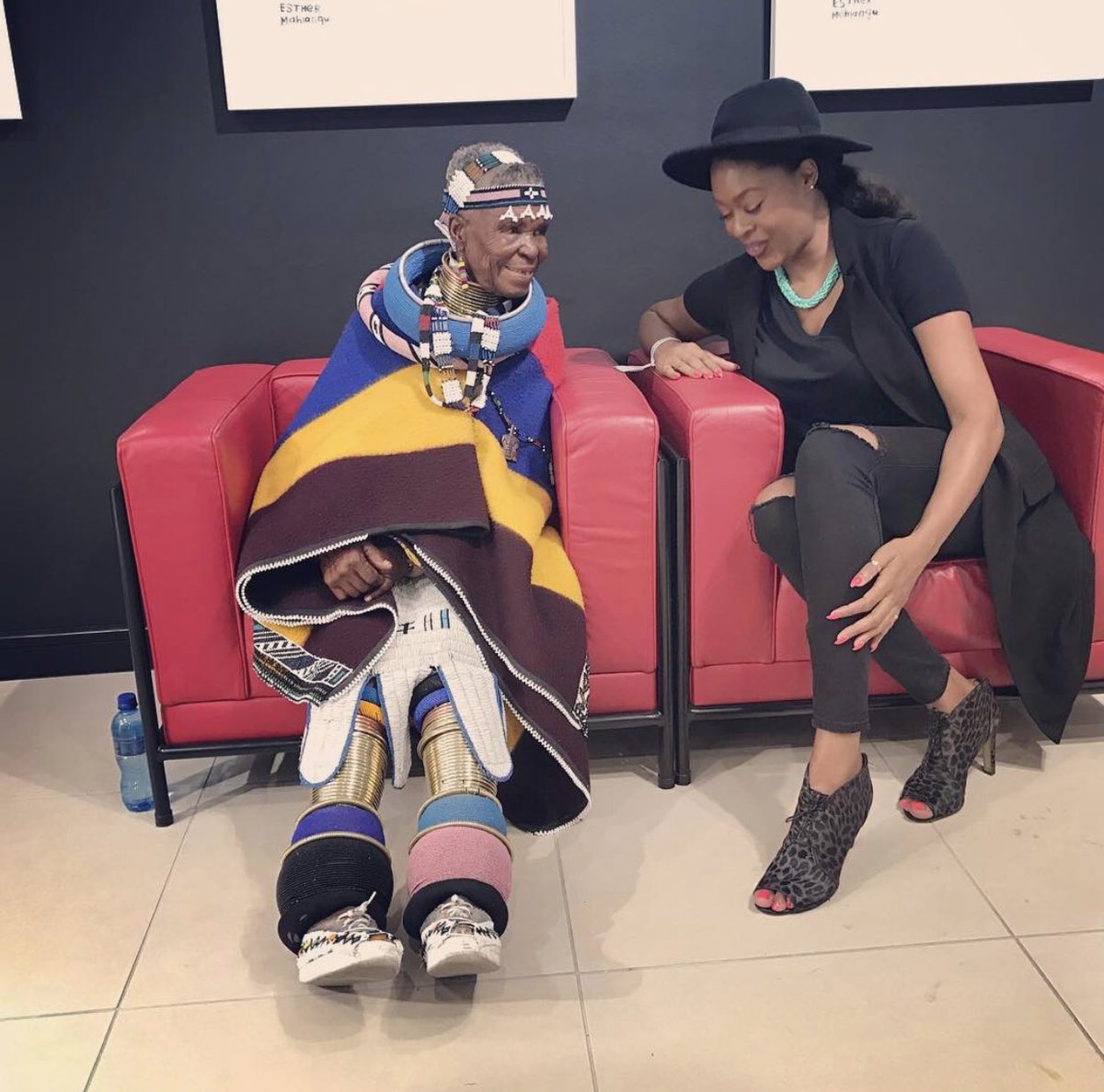 Once upon a time, I had an organic and magical encounter with a LEGENDARY woman. This is why I miss SA 🇿🇦❤️ #EstherMahlangu