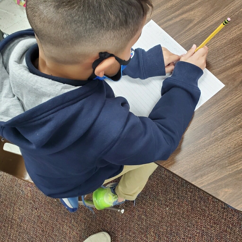 GPeabodyElem's tweet photo. Guided Reading pt. 2! #ChargerFamily #AchieveBelieveCreate @ICanReadDallas @MolinaSunset #SunMolTwitterChallenge https://t.co/XS5rgi1G5C