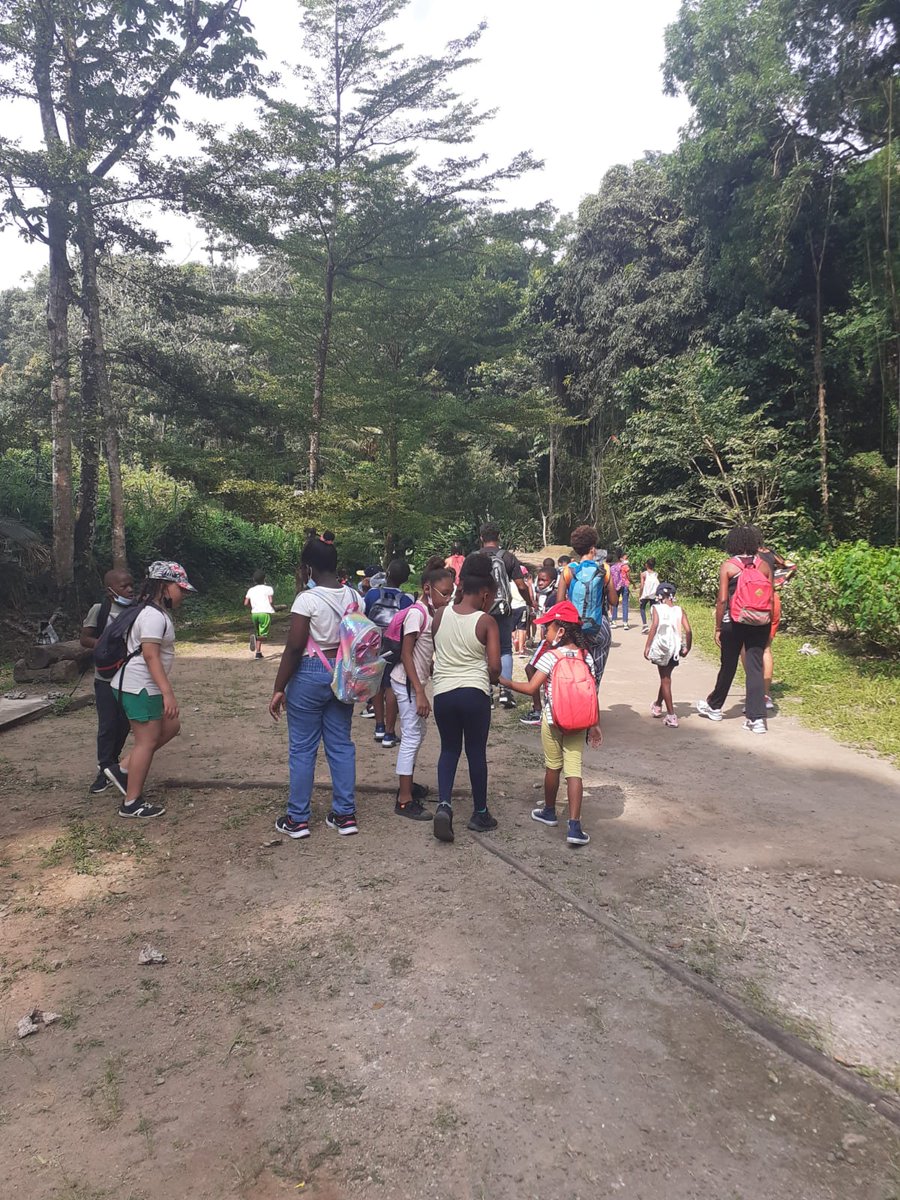 Les élèves de #EcoleOuverte de #MorneCalebasse varient les activités : #ArtsPlastiques ou jeux et #randonnée au #DomaineTivoli en complément des apprentissages sur les fondamentaux. <a href="/acmartinique/">Académie de Martinique</a> <a href="/EPrioritaire972/">Edu_Prioritaire972</a> <a href="/CircoFdF1/">Circo FORTdeFRANCE 1</a> <a href="/fdfville/">Fort-de-France Ville</a>