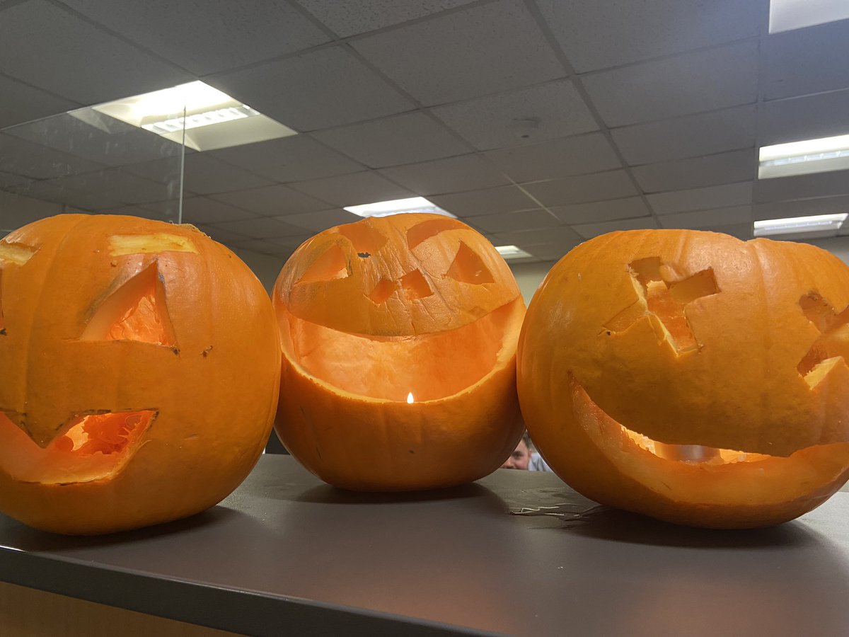 Lucy Daniels (@lucydaniels1998) on Twitter photo HAPPY HALLOWEEN FROM U313🎃👻who’s pumpkin is the best?! @neeqs_erac @KateNea04369662 <a href="/SaulMooresERAC/">Saul Moores</a> @JordanLaneEHI <a href="/BeccB_ERAC/">Rebecca Bennett</a> <a href="/AParryStevens/">Aaron Parry-Stevens🇸🇱🏴</a> <a href="/tom_coghill/">Tom Coghill</a> HAPPY HALLOWEEN FROM U313🎃👻who’s pumpkin is the best?! @neeqs_erac @KateNea04369662 <a href="/SaulMooresERAC/">Saul Moores</a> @JordanLaneEHI <a href="/BeccB_ERAC/">Rebecca Bennett</a> <a href="/AParryStevens/">Aaron Parry-Stevens🇸🇱🏴</a> <a href="/tom_coghill/">Tom Coghill</a>