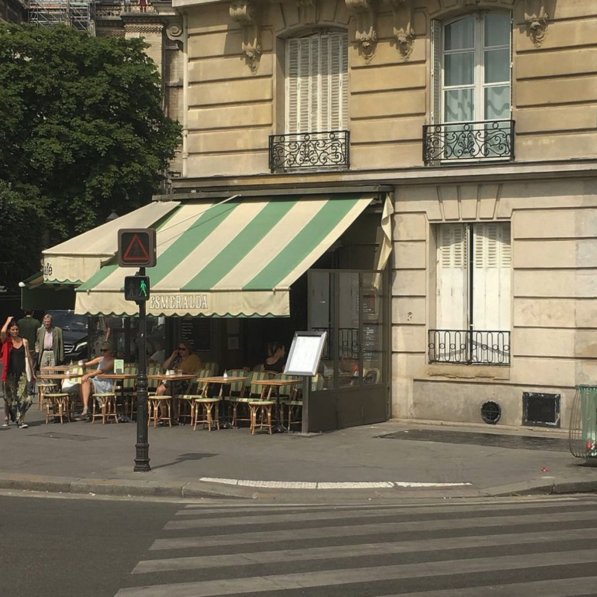 beforeweekend_'s tweet photo. Paris, 2018 https://t.co/3caZ3S4Bej