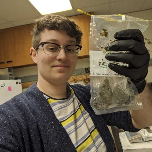 #TalkNerdyToMe
Susie Cummings studies the microbial ecology of methane seeps. They use metagenomic tools to examine the biological/chemical capabilities of these communities, with particular interest in the role of Archaea in the ecosystems. Follow them researchgate.net/profile/Susie-…