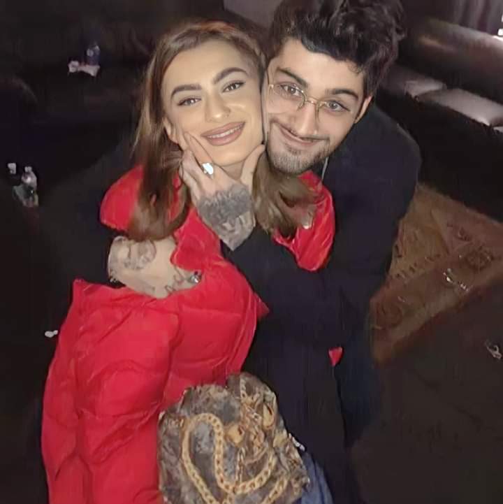 roxanaaghinitei's tweet photo. There's no way Zayn can hit a woman especially a grandma for he is surrounded by women at home and has a huge respect for them

#WeAreWithZayn #respectzayn #FreeZayn #welovezayn https://t.co/Es5zJa8tDL