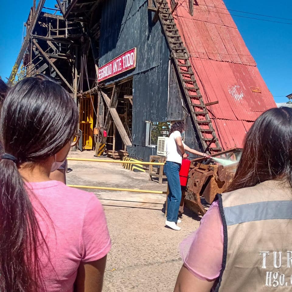 PCParral's tweet image. Impartimos una capacitación al equipo de guías de turistas de @TurismoParral, sobre uso y manejo de extintores y primeros auxilios.

Nuestra misión es proteger y servir a los parralenses
