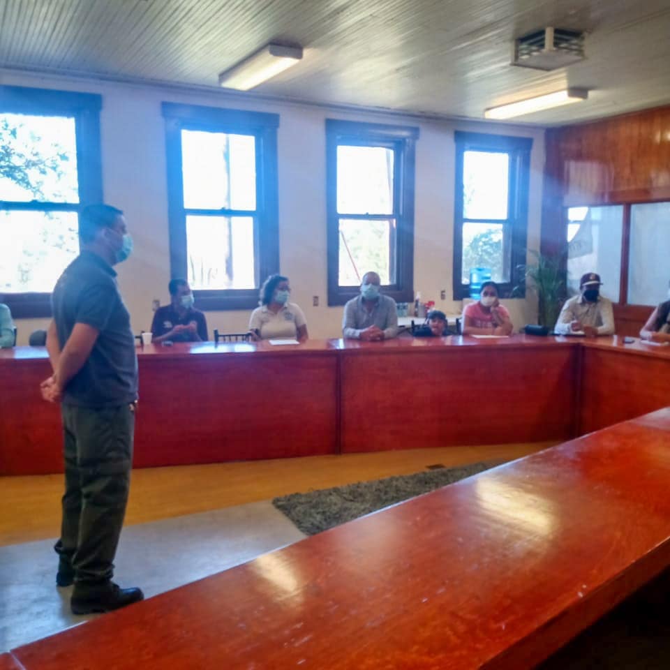 PCParral's tweet image. Impartimos una capacitación al equipo de guías de turistas de @TurismoParral, sobre uso y manejo de extintores y primeros auxilios.

Nuestra misión es proteger y servir a los parralenses