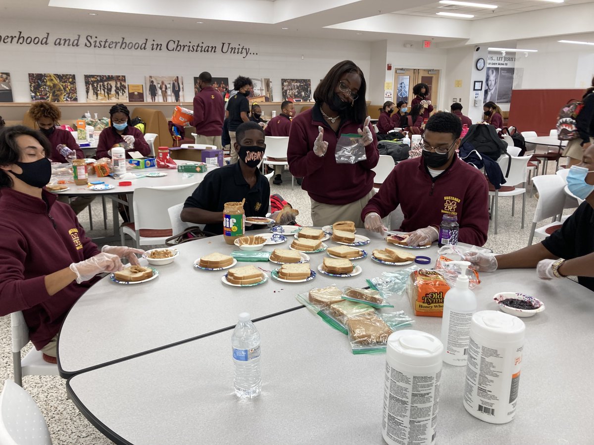 BMHSMustangs's tweet photo. Shout out to our Mustang seniors, peer ministers, and the Campus Ministry team, who recently made sandwiches @SOME_DC. We love to encourage community service, and we are so proud of all of our Mustangs and teams' work to give back! #bmhspride #hopetobring #mustangsgiveback https://t.co/67BBddepz0