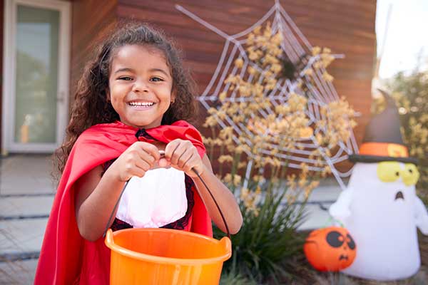 INHresearch's tweet photo. 10 healthy #Halloween #treats that trick or treaters will love. https://t.co/CAw484X9ws #health https://t.co/uQb8Z2LvoM