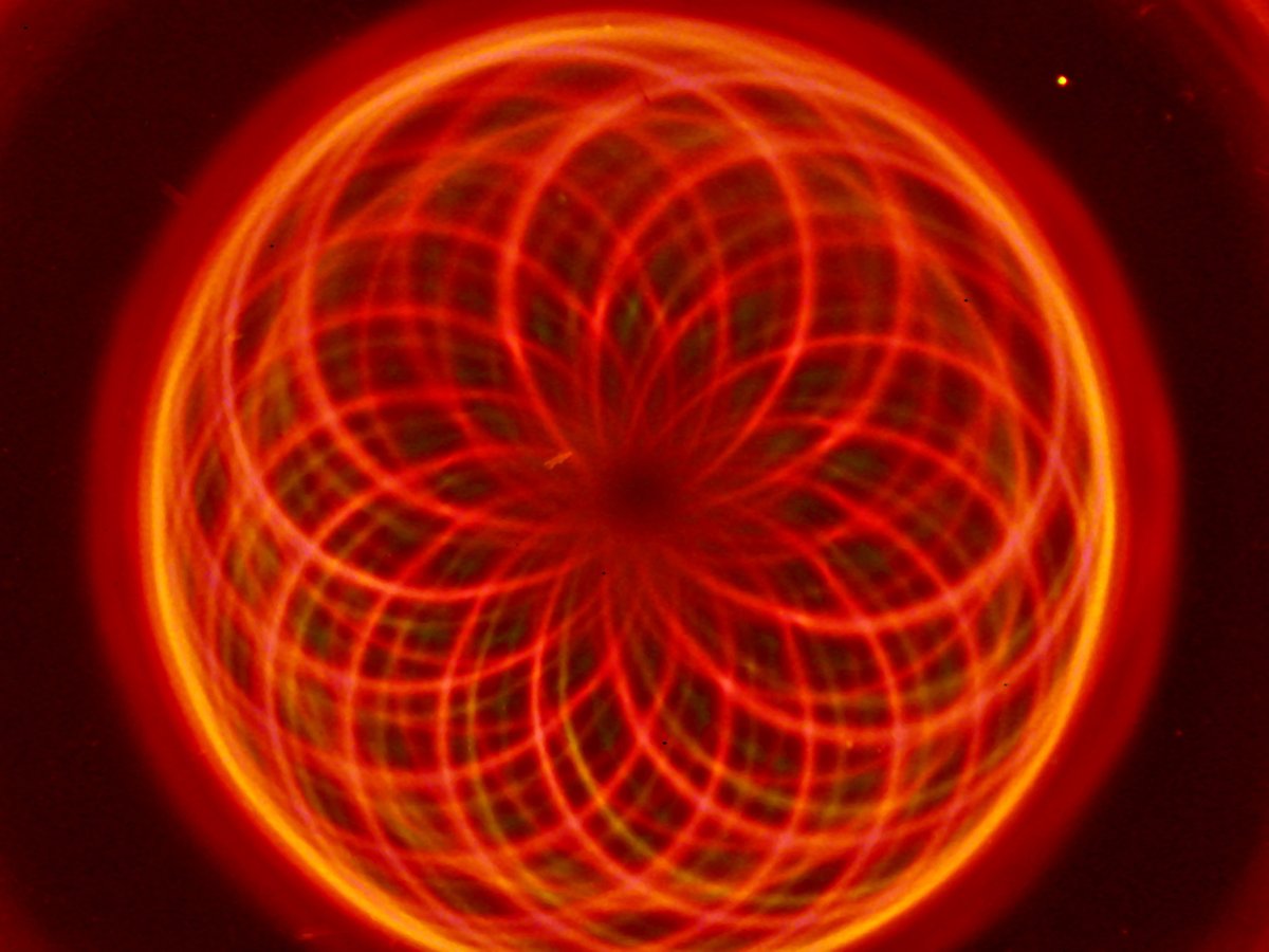 mexevbg369's tweet photo. @Sci_Nature0 A black spot at the center of galaxies? 
You mean, just like at the center of every pole of every magnet seen with ferrocell?
😏
#Magnetism #Ferrocell #Light https://t.co/EUC9OkvabB