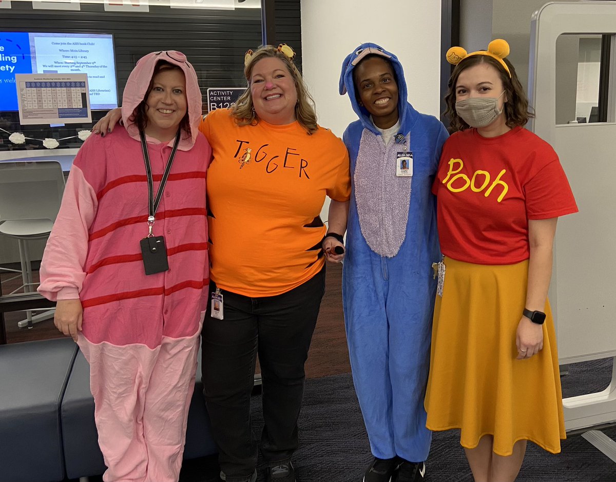 AHSeaglesLMS's tweet photo. Love our ASL team! They came down just to show the librarian their costumes! ❤️ @AllenHS_Eagles https://t.co/Qvs33xYK32