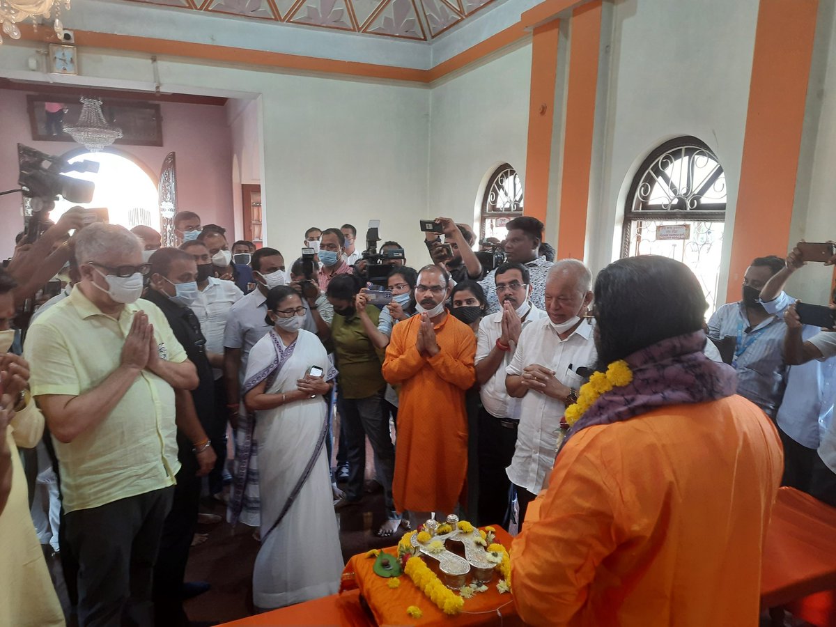 therachitdixit's tweet image. Today, @MamataOfficial along with @derekobrienmp
visited 'Tapobhoomi- Shree Datta Padmanabh Peeth', Goa. She met Sadguru Brahmeshanandacharya Swami Ji.
#tapobhoomi
#Goa
#target2022
#MamataBanerjee #AITC