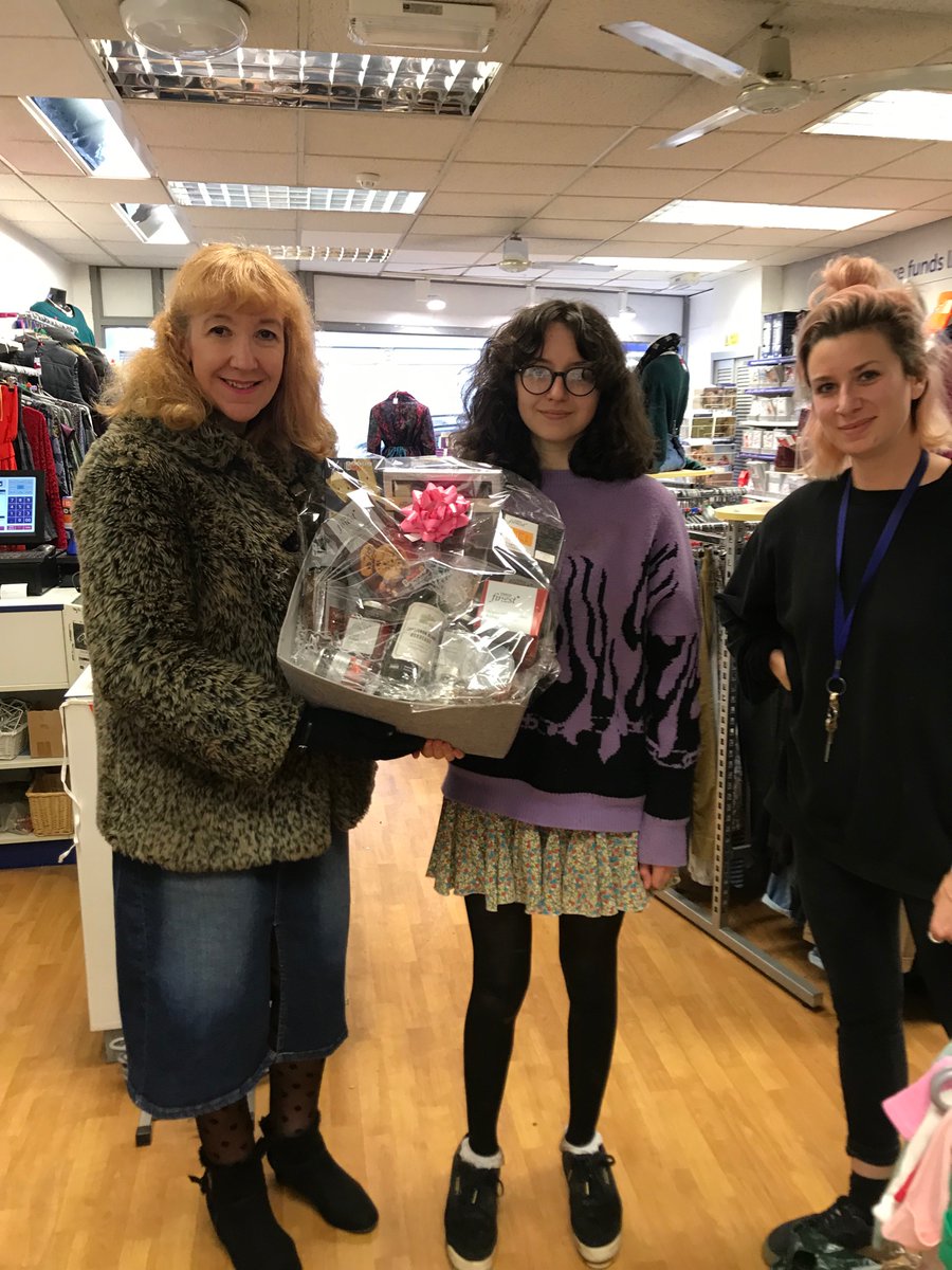 These lovely customers won the amazing hamper <a href="/tesco/">Tesco</a> kindly donated to us for #su2c !! enjoy!!! All entry monies went straight to <a href="/SU2CUK/">Stand Up To Cancer UK</a> 🧡🖤<a href="/CRUKShops/">Cancer Research UK Shops</a> #fishponds #tescoeastgate