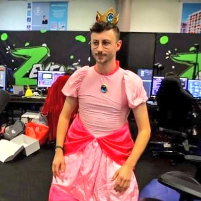 LeTempsDeMaude's tweet photo. Ça se voit rien qu'à son style,
Ça se voit à son allure,
Ça se voit à son sourire,
Et au choix de sa coiffure,
Éblouissante,
Élégante,
Craquante,
On voit bien que c'est une princesse.
#ZEVENT2021 https://t.co/NY7fmEKv5u