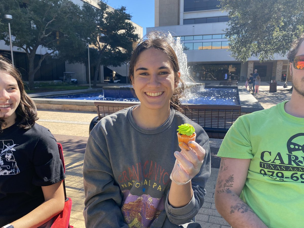 tamu_sga's tweet photo. This week, CARPOOL celebrates 22 years of safe rides for the campus of Texas A&M! ππ
Make sure to visit their table and talk to some βCarpooligansβ at Rudder Plaza before 3pm and also grab a free celebratory cupcake! π§
#TAMUSGA #CARPOOL #CARPOOLigans https://t.co/LVY8YQaz5M