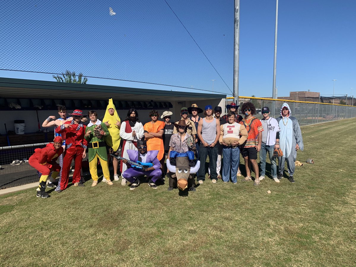 KCainBaseball's tweet photo. First annual Halloween game was a huge success!! Team 1 with the Win 4-2! @CAIN_ATHLETICS @HTXAreaBaseball #REIGNCAIN https://t.co/h07Bmn6xeL