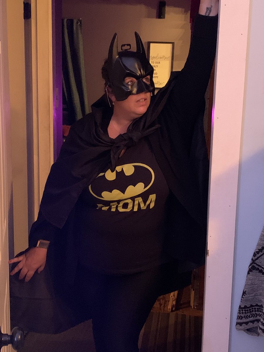 realbeingchris's tweet photo. #batmom #halloween2021 #halloweencostume I am Bat-Mom!!! And Ev was Lady Bug from @BeMiraculousLB #batman https://t.co/Mauy7FzbBo