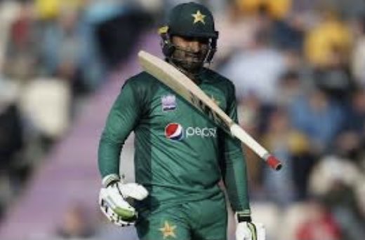 HamidMirPAK's tweet photo. Asif Ali player of the match and pride of #Pakistan said on TV that “I told  Shoaib Malik don’t worry I can hit 25 even in the last over” but he did it long before that #T20WorldCup https://t.co/fk19MzDrGH
