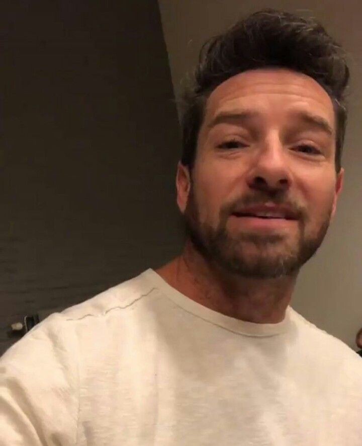 ⠀ ⠀ ⠀ ⠀ 
   ⠀        ⠀         
   ⠀              GN✨✌️...

                    “ นอนนะนอนฝันดี ”

   ⠀        ⠀