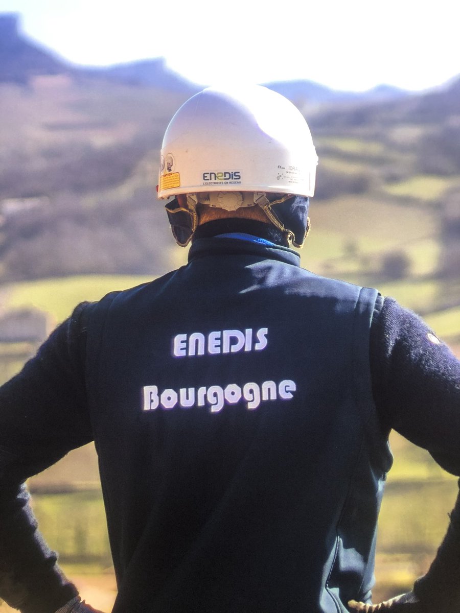 olivier_duhagon's tweet photo. @enedis propose des parcours professionnels diversifiés partout en France et accessibles à tous les niveaux de formation

👉 la preuve avec les équipes @enedis_bourg qui offrent des opportunités de stages, apprentissages, CDI pour recruter de nouveaux collaborateurs

👏👏👏 https://t.co/j5e6iWxQg6