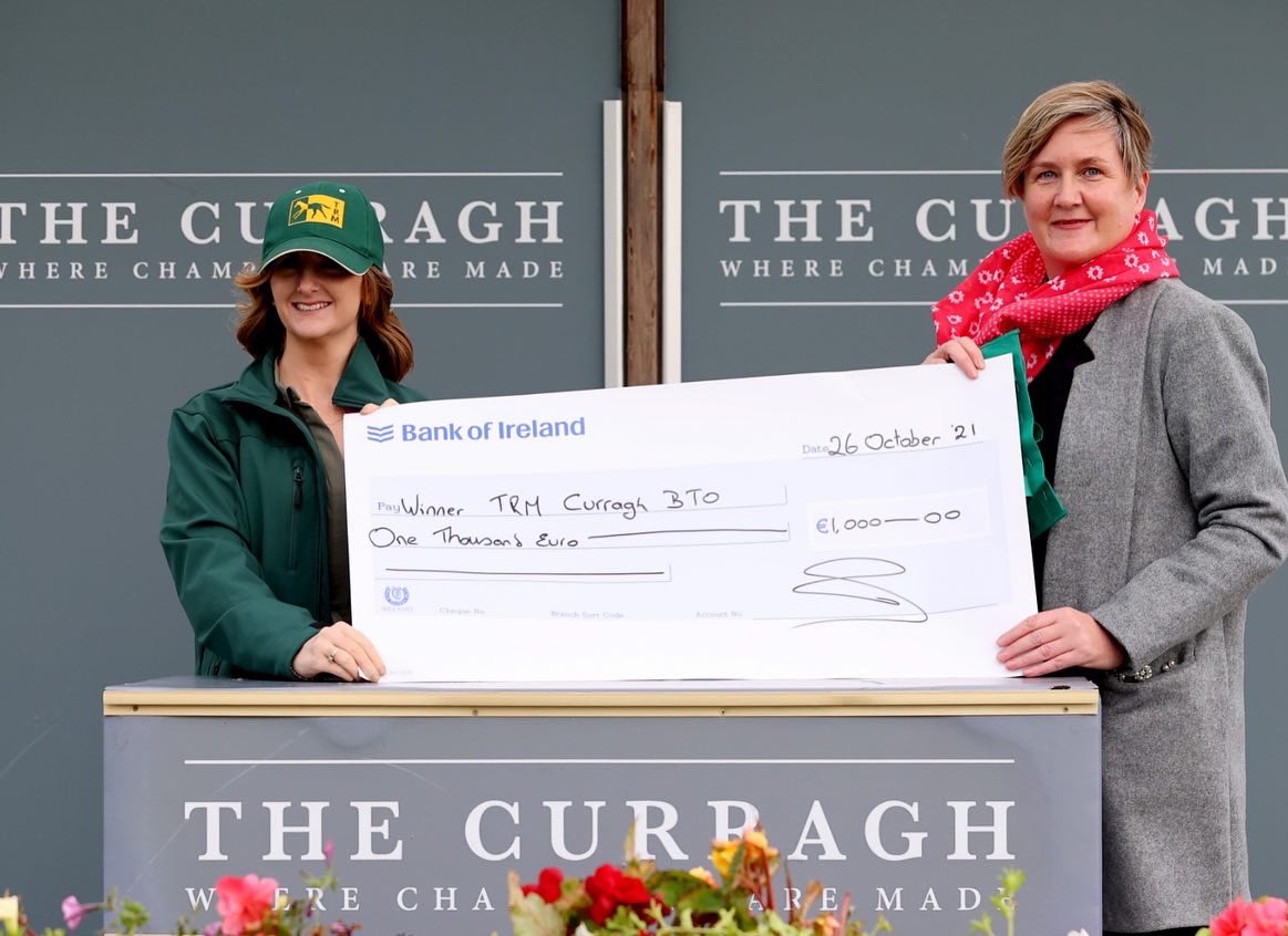 curraghrace's tweet photo. 🤩 Congratulations to Sinead O’Sullivan of John Murphy’s yard who has won the overall prize in the TRM BTO Winners Draw of €1,000 💸
A big thanks to the team at @TRMNutrition for their ongoing support of stable staff and the racing industry 🏇
#TRMBTO #CurraghAwards https://t.co/344iOGs4M4