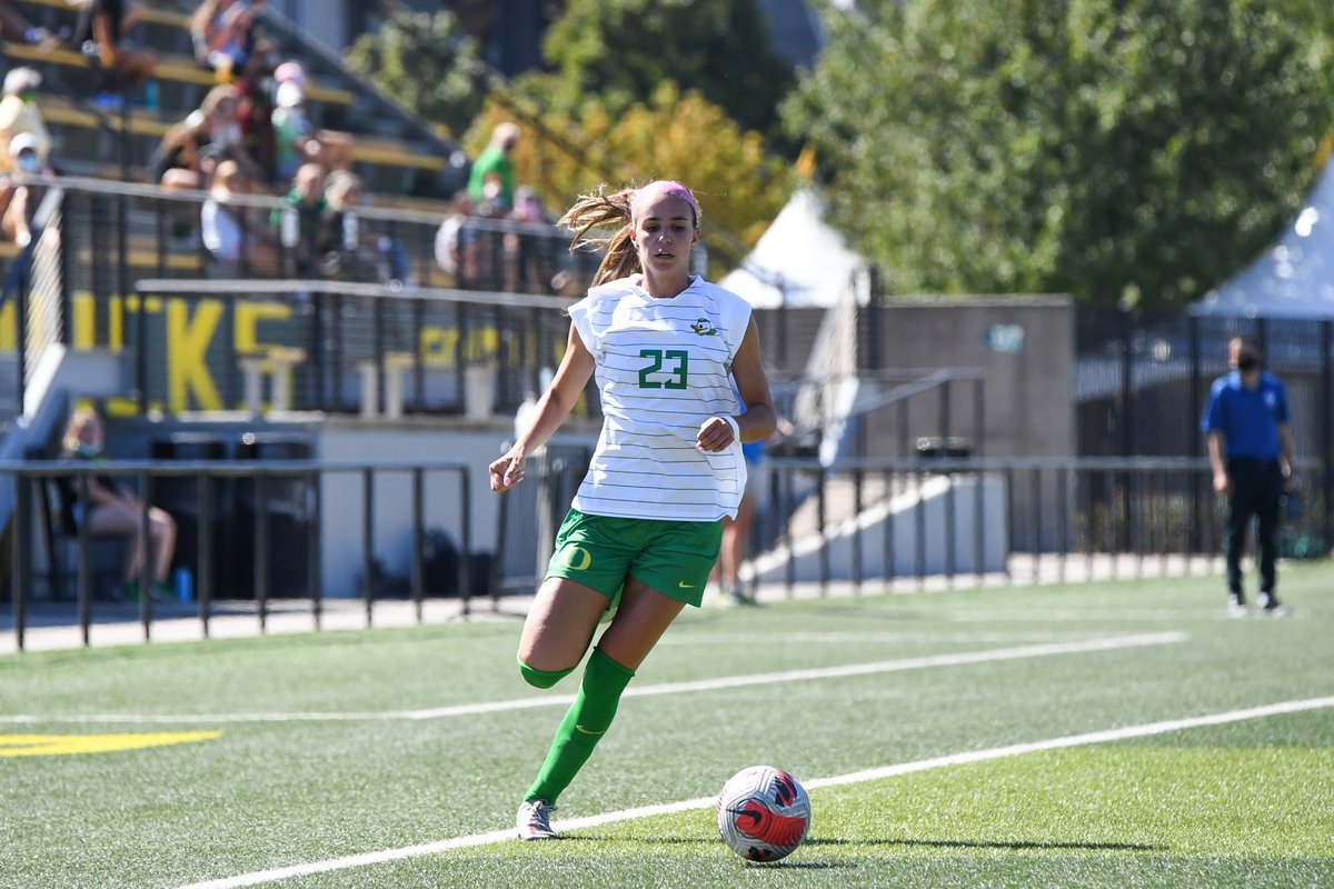 QUACK! Happy birthday <a href="/aalicebbarbieri/">Alice Barbieri</a> 

#GoDucks 🦆⚽