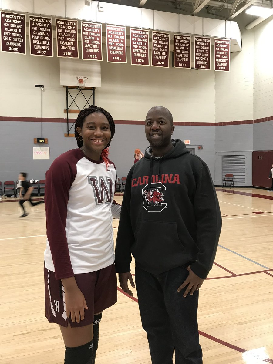 cdan871's tweet photo. @getdisdance @GamecockWBB But Iโm going with #BostonHive cause I met her when she played up here. https://t.co/GbtN6VbMKR