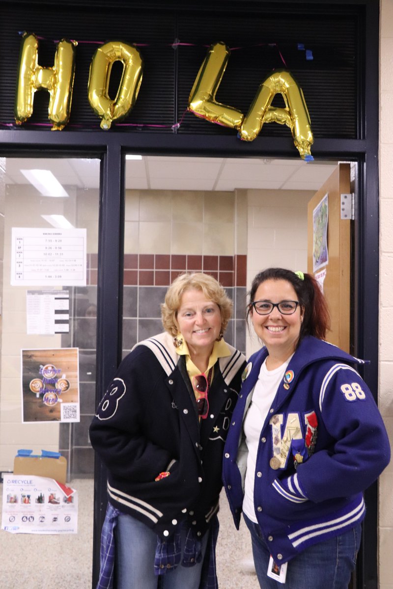 BE Echo Yearbook tweet media