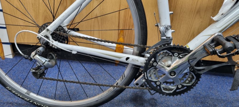 Trek 7.6 FX hybrid bike gents Second hand only £399.99
Fully serviced and ready to ride away

    Alloy Frame
    Carbon forks
    27 speed easy fire gears
    V-Brakes
    quick release wheels
    Bottle cage included
Link to bike
jmhcycles.co.uk/second-hand-bi…