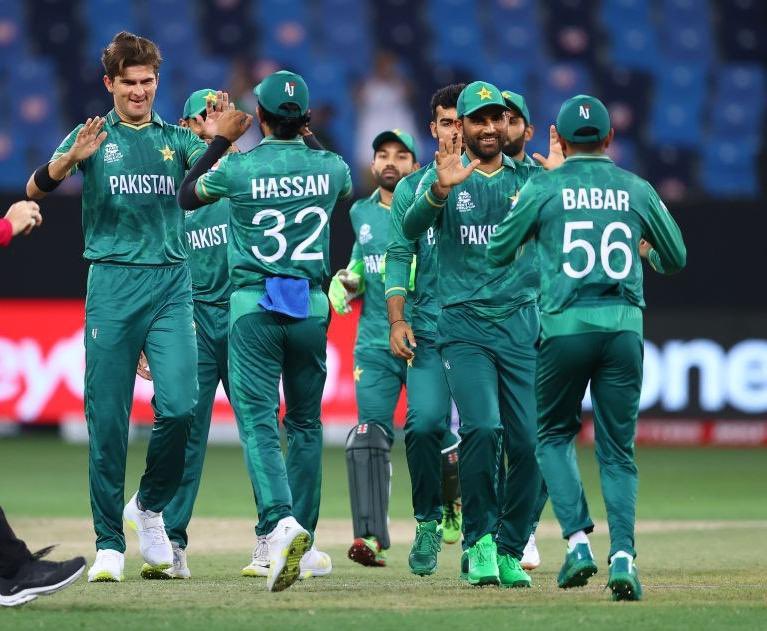 ImamUlHaq12's tweet photo. That’s how you do it 👏 well played @TheRealPCB very impressive performance once again 🙌🏼
Congrats to each and every member of the team. Especially @AasifAli2018 on a great finish under pressure and @babarazam258 for his important fifty. #PakvsAfg 🇵🇰🇵🇰🇵🇰 https://t.co/boEUVGGVqf
