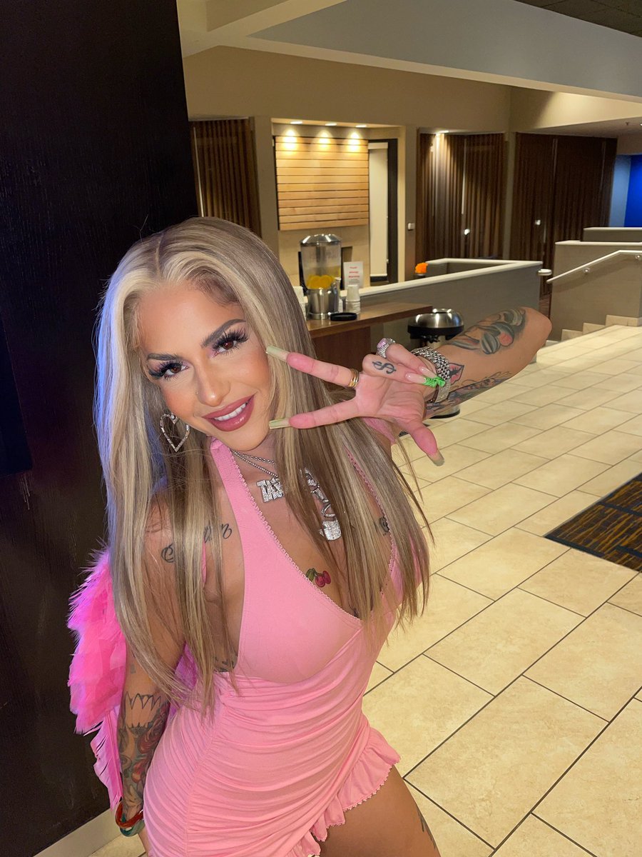 taymoneyduh tweet media