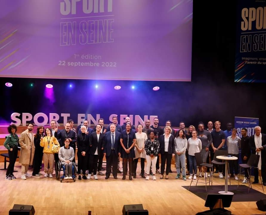 CedricFevre's tweet photo. A J-1000 des JOP de @Paris2024 , belle soirée de présentation de "Sport en Seine" aux côtés de sportifs prestigieux et des acteurs du monde sportif. Merci à la @tir_ff pour cette invitation. @pacteutile @fondationsport #teamcebfc https://t.co/L7aVzZ26ES