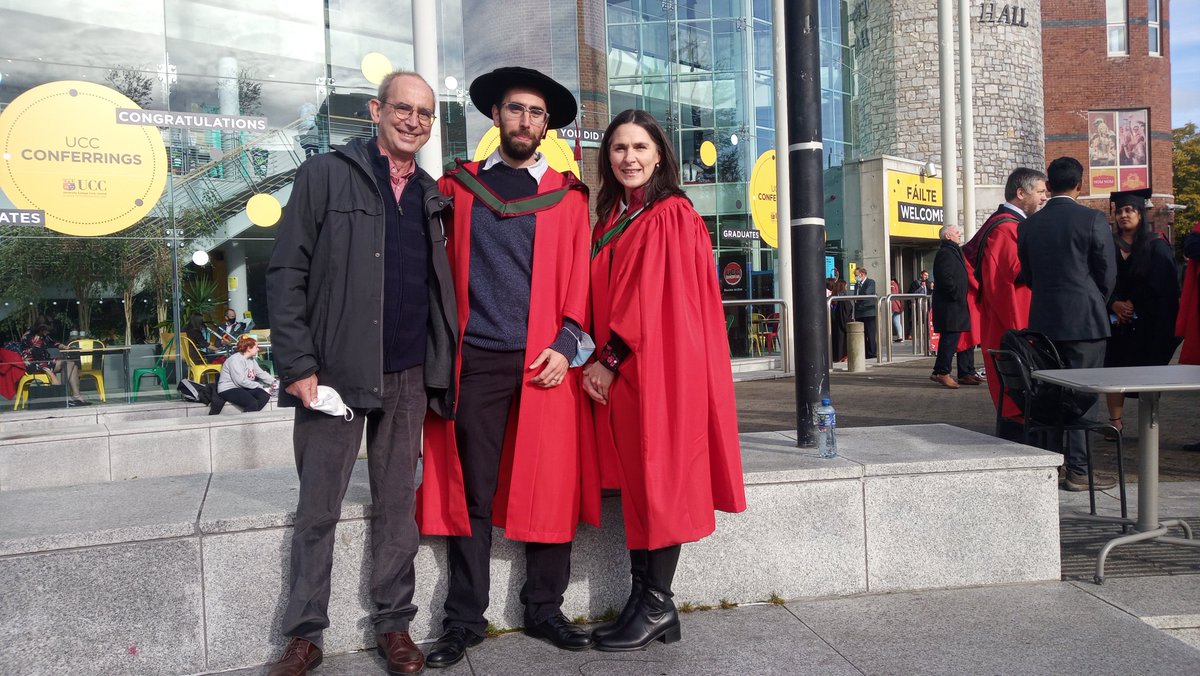 MaryOShaughne16's tweet image. Congratulations @LucasOl94300482 @CUBSucc @MSCActions PhD @UCC conferring today in the company of his very proud father Gaspar.
