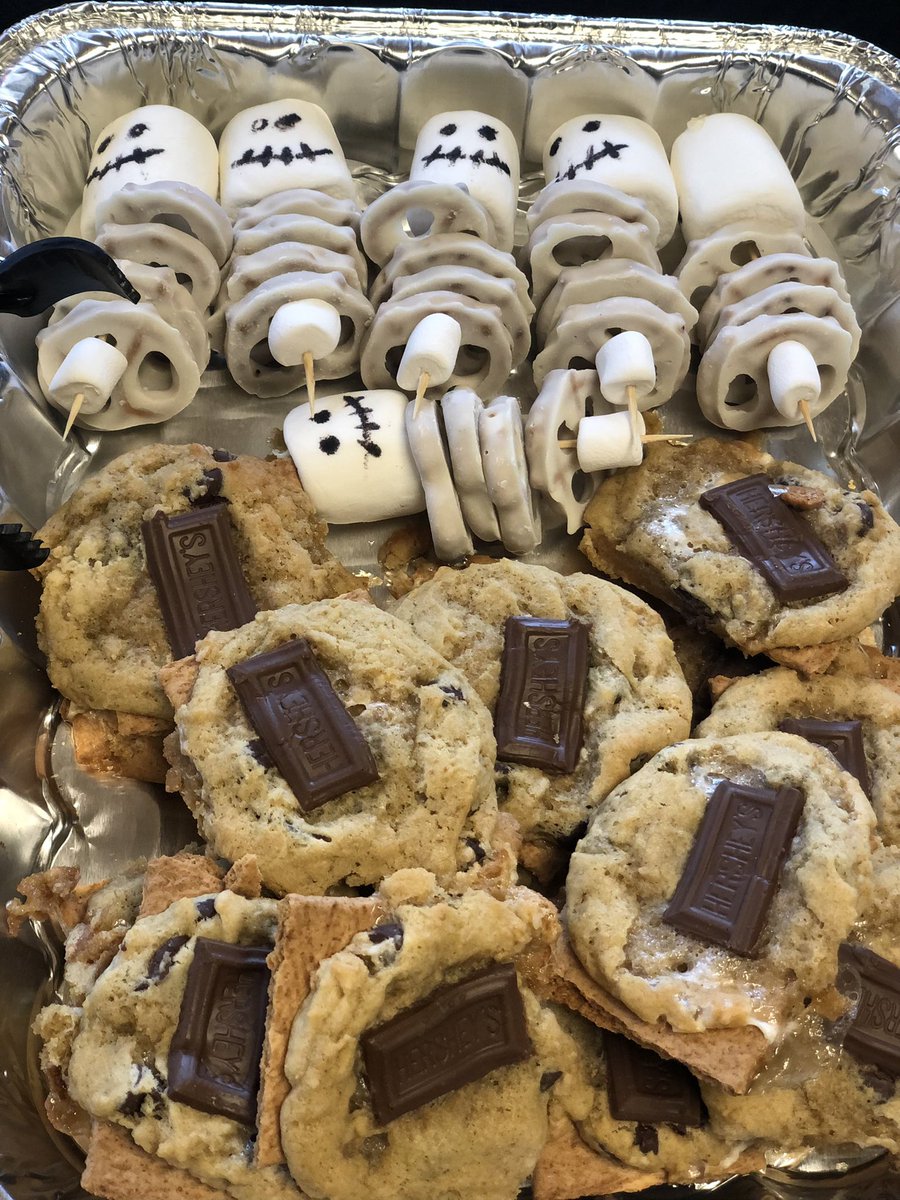 Did someone say … PAAAALLL-o-ween?! Thanks for the sweet treats, @LTPALS #paloween #halloween #costumefun #sweettreats