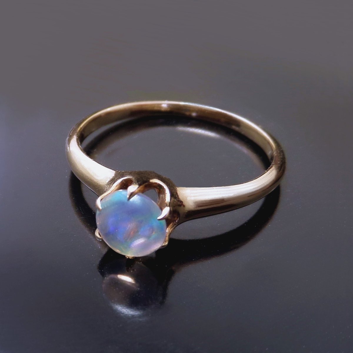 YearsAftercom's tweet photo. 14K Antique VICTORIAN Claw-set Jelly Opal Ring c.1890s
https://t.co/sUVpT2AoB2
#opalring #jellyopal #Victorianring #antiquegoldring #YearsAfter #14kring #clawsetring #clawring #antiquering #antiquejewelry #victorianjewelry #solidgoldring #gemstonering https://t.co/ablI8KFbDy