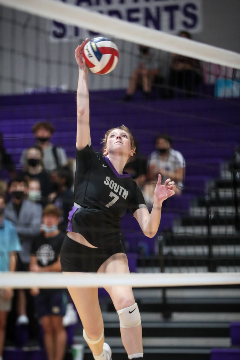 parkhillsouthvb's tweet photo. 🚨All Conference Announcements!🚨
Congratulations to the following KC Suburban Red Conference All Conference Honorable Mention Selections:
1. Gwyn Walters
2. Dani Dake
3. Emma Kimbrel https://t.co/gibadJIoSQ