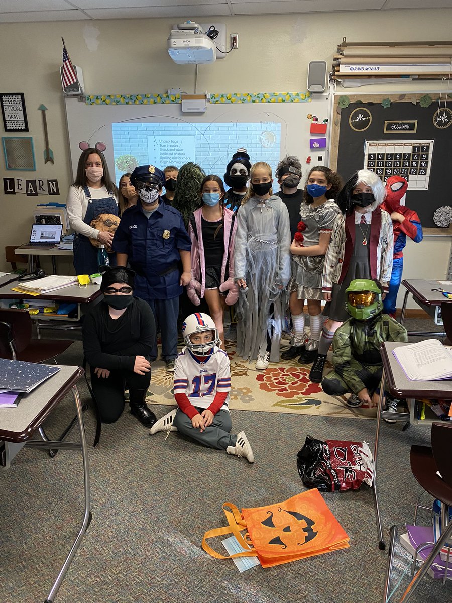 MrKilian_SRE's tweet image. Great morning for a Halloween Fun! SRE students and staff looked great In their costumes. #SREcommunity