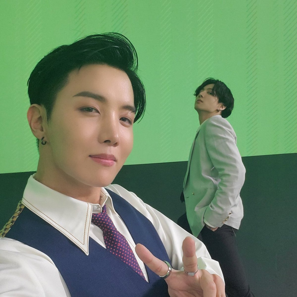 9897bits's tweet image. ❤️ | #JUNGKOOK #LEEKNOW (ft. #JHOPE #I_N)