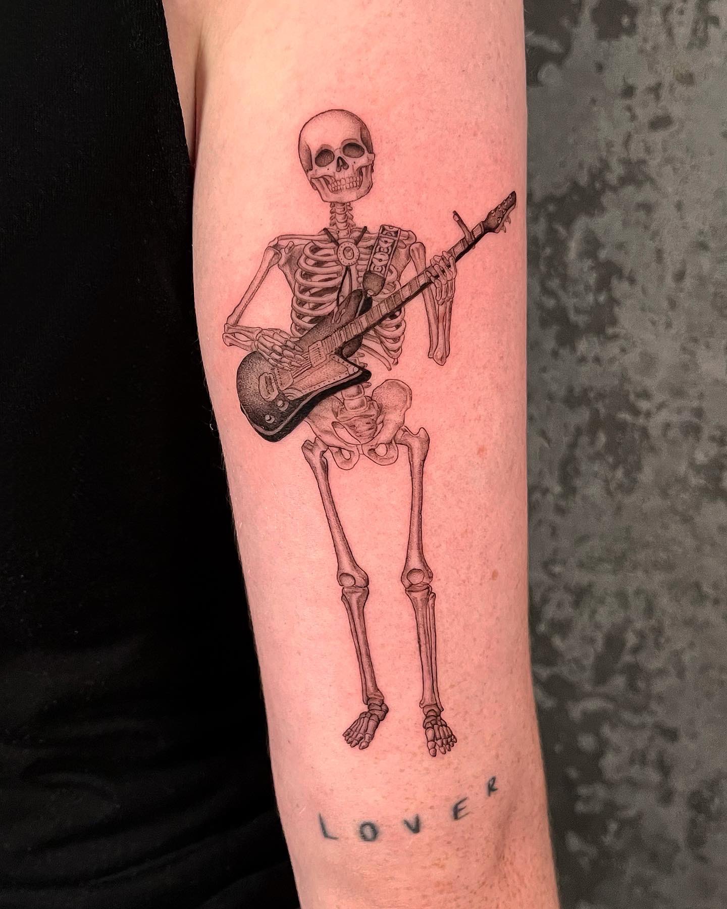 johnythiefgratefuldeadtributeseppukutattoojohnnythiefnjtattoogratefuldeadamericanbeautysomanyroadsalbumartcolor skeletonguitarmusicmusicians