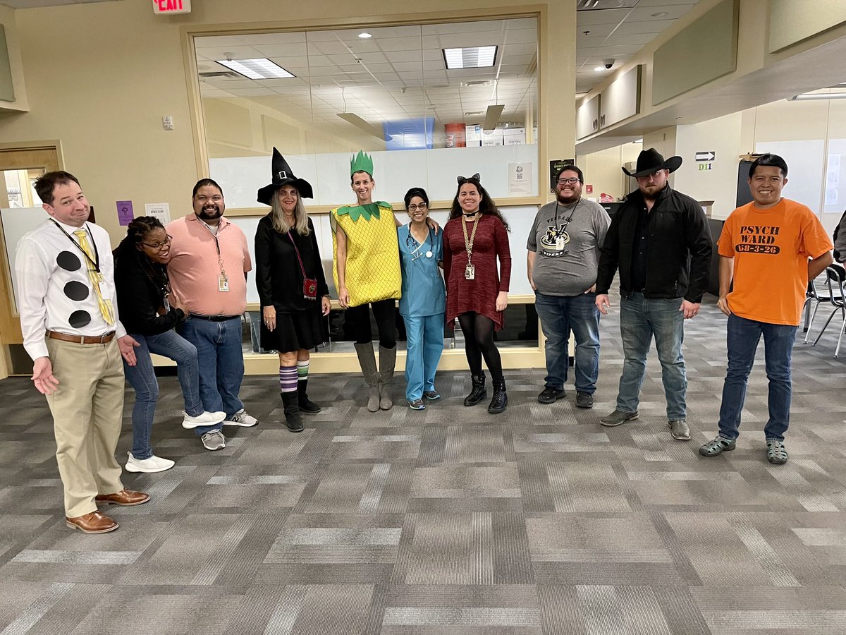 SuchetaThomas's tweet photo. As a wing we really missed doing #spookyspiritweek We still want to remember this week so we collaborated and took one 😁 #dwingfam #halloweencostumes https://t.co/51xbK9fp4U