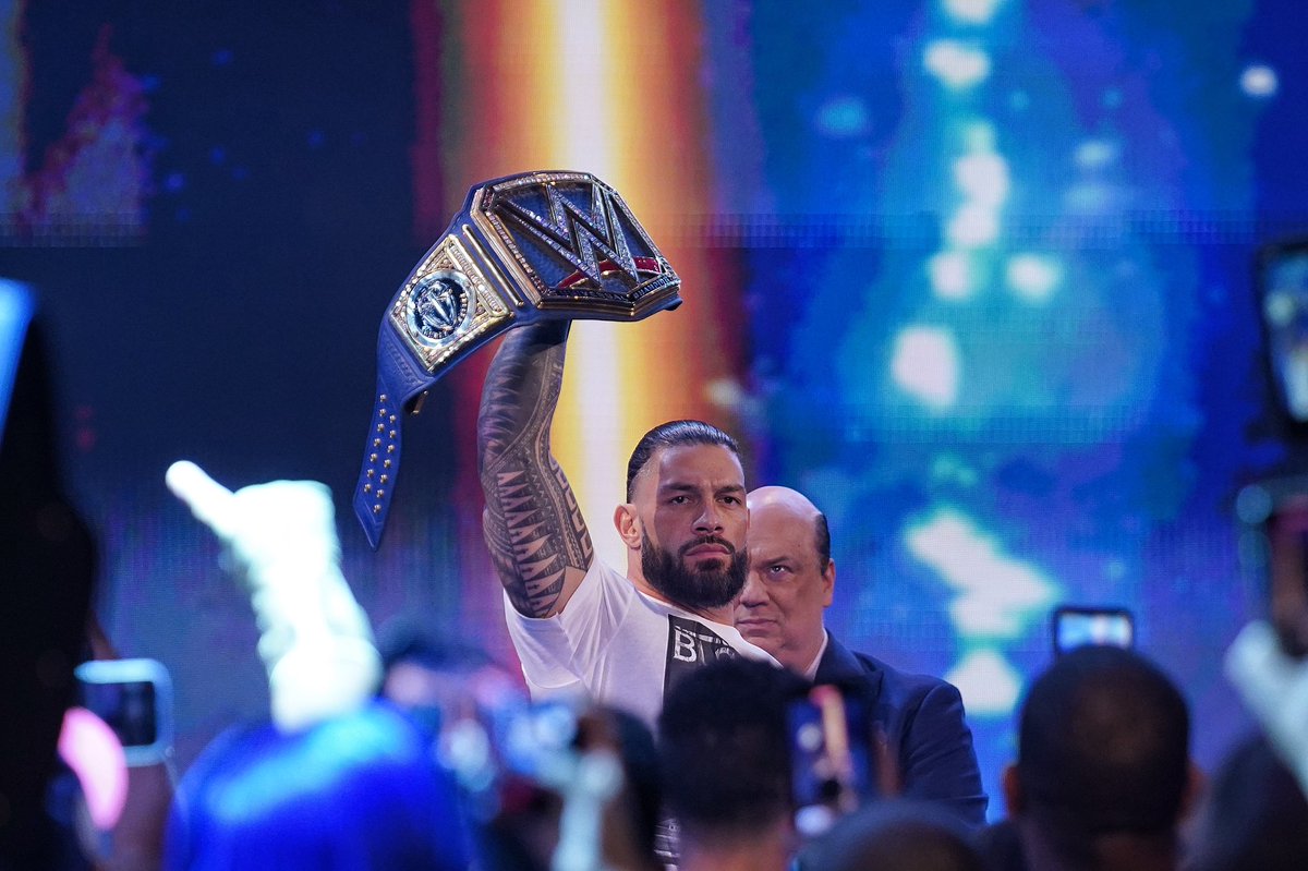 WWERomanReigns's tweet photo. 424 days. #AcknowledgeMe https://t.co/dnGlVnV7Zz